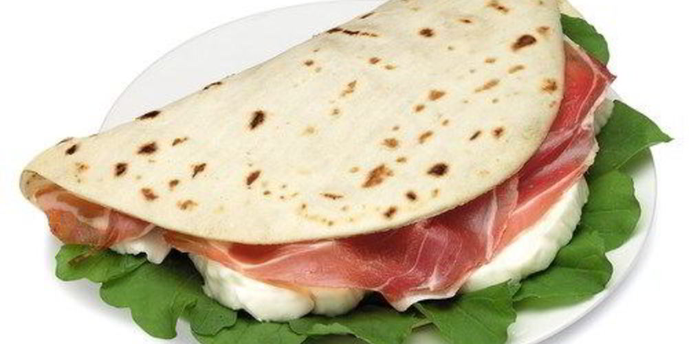 Рецепт итальянские лепешки с сыром, прошутто и рукколой на гриле