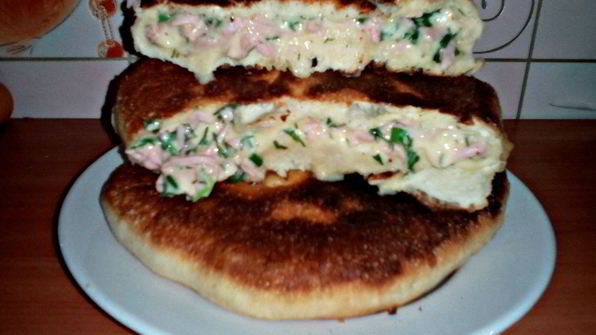 лепешки на кефире с начинкой