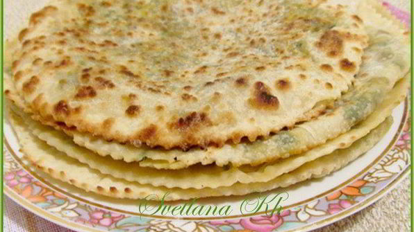 лепешки по-дунгански с мясом и зеленью