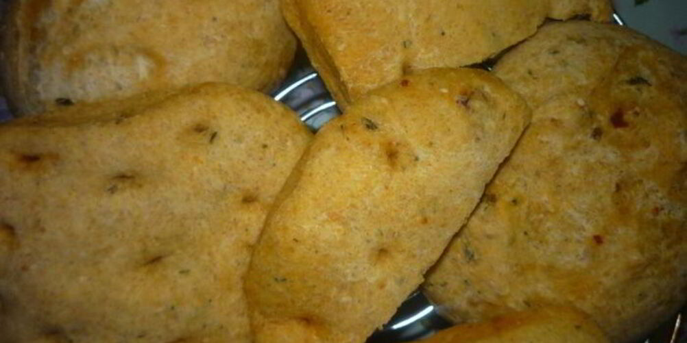 Рецепт лепешки с кукурузной мукой, сыром и пряностями