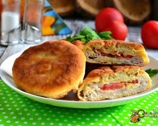 Лепешки с куриным фаршем и брынзой