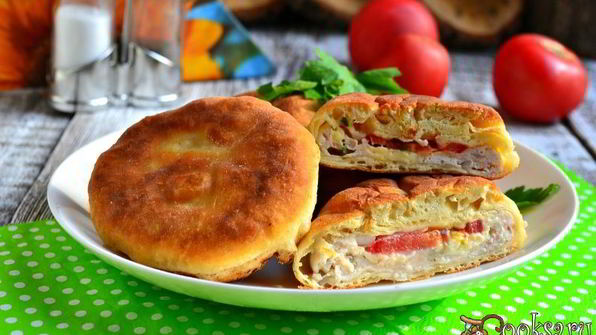 лепешки с куриным фаршем и брынзой