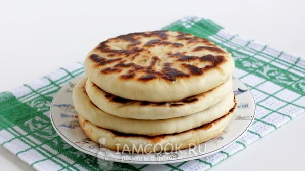 лепешки с начинкой из риса и яйца