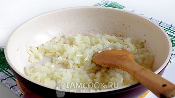 лепешки с начинкой из риса и яйца