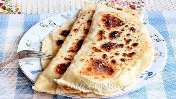 лепешки с начинкой на сковороде