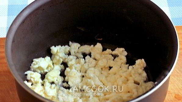 лепешки с начинкой на сковороде