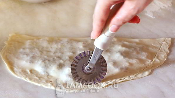 лепешки с начинкой на сковороде