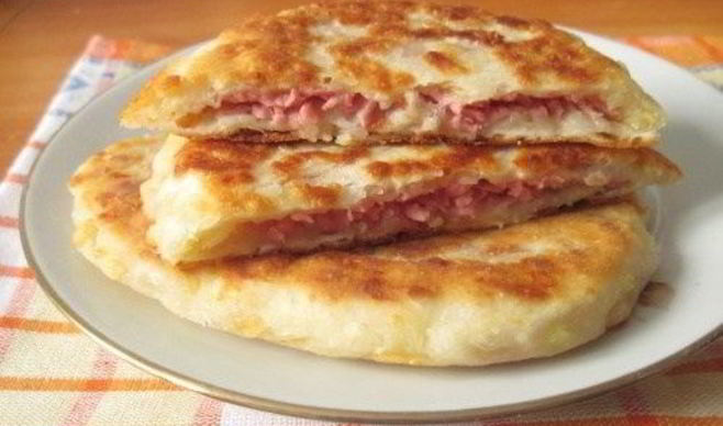 Лепешки с сыром и ветчиной