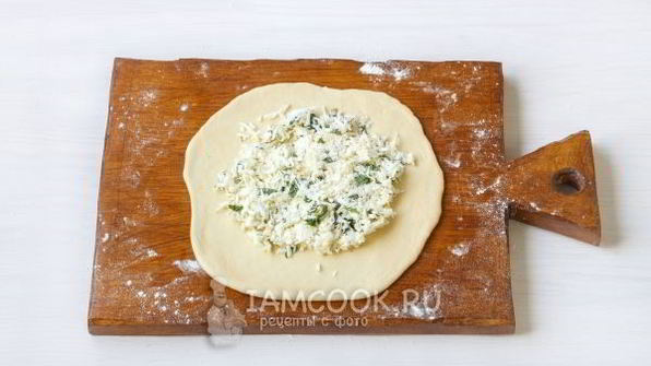 лепешки с сыром и зеленью на сковороде