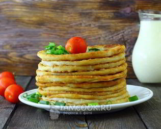 Лепешки с зеленым луком на сковороде