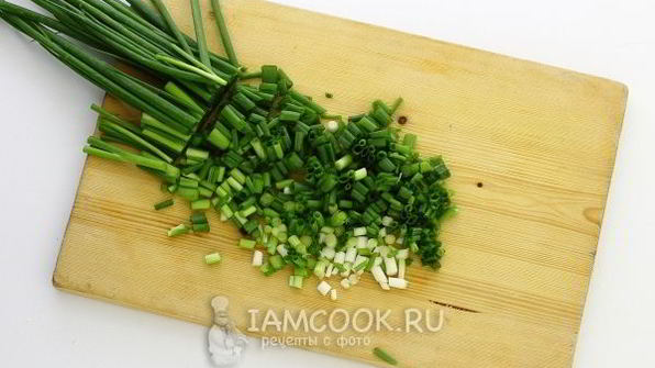 лепешки с зеленым луком на сковороде