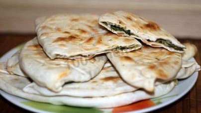 Лепешки с зеленью на сковороде