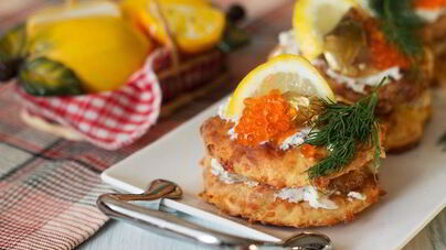 Лепешки тминные с копченной скумбрией