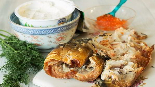 лепешки тминные с копченной скумбрией