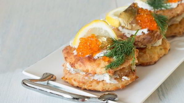 лепешки тминные с копченной скумбрией