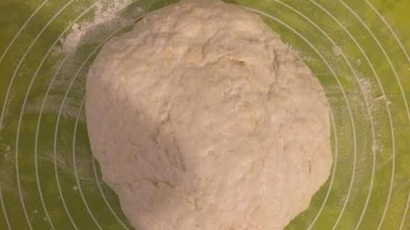 лобиани — лепешка с фасолью