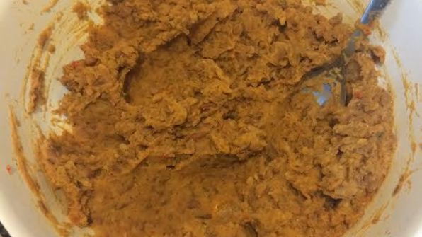 лобиани — лепешка с фасолью