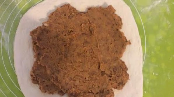 лобиани — лепешка с фасолью