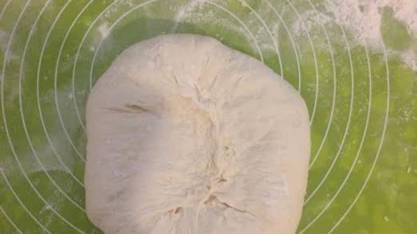 лобиани — лепешка с фасолью