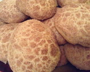 Постные лепешки на рассоле с корицей и сахаром