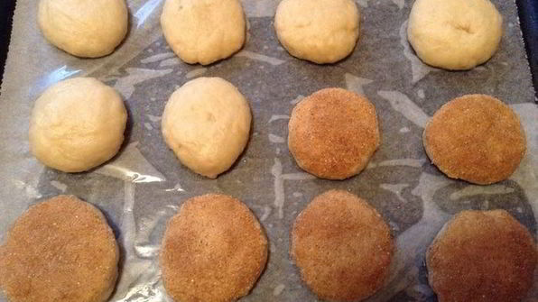 постные лепешки на рассоле с корицей и сахаром