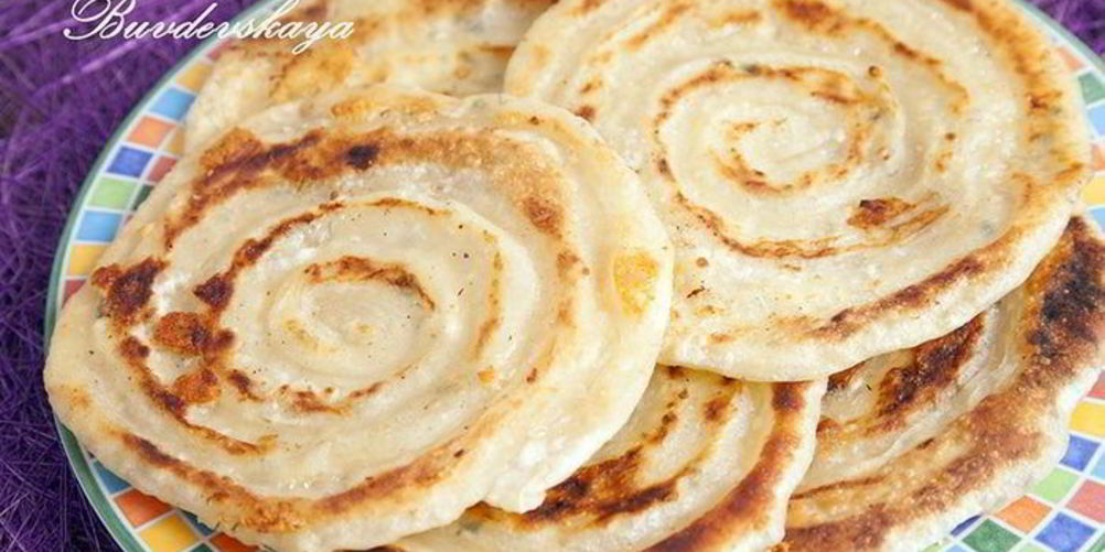 Рецепт спиралевидные лепешки с творогом и сыром