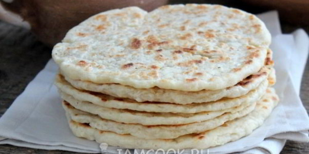 Рецепт сырные лепешки на молоке на сковороде