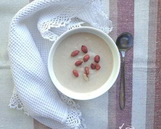 Творожный мусс и лепешки из гороховой муки с маком