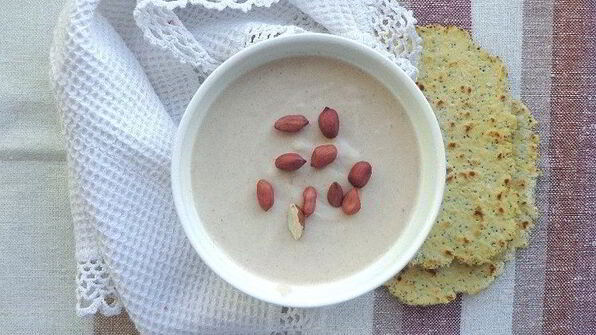 творожный мусс и лепешки из гороховой муки с маком