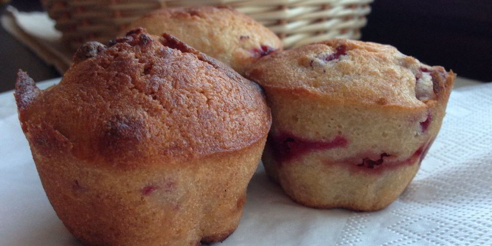 Рецепт банановые маффины с клюквой
