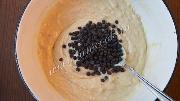 банановые маффины с шоколадными каплями