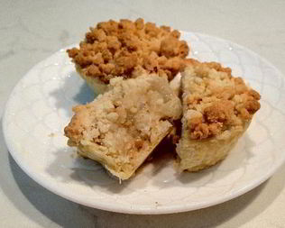 Грушевые крамбл-маффины