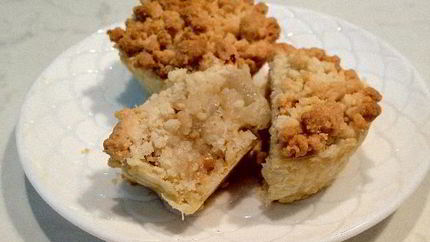 Грушевые крамбл-маффины