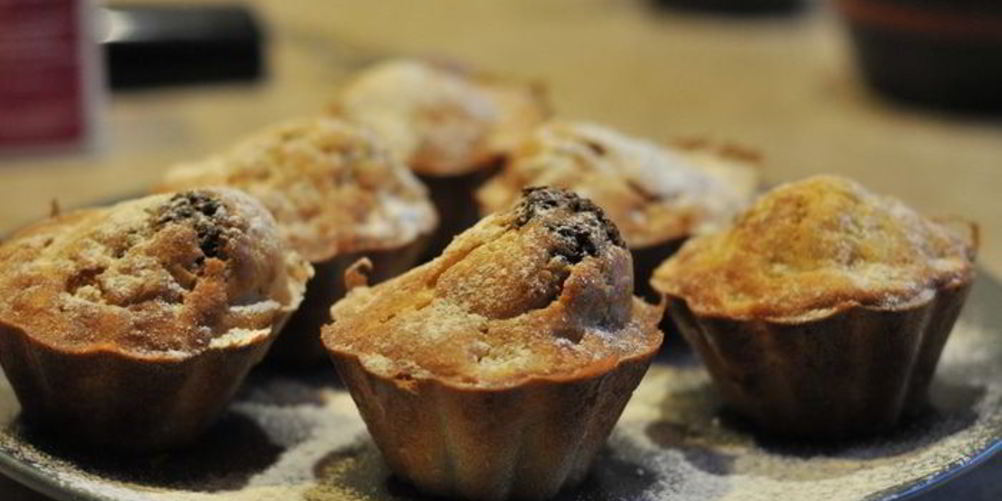 Рецепт грушевые маффины с корицей и шоколадом