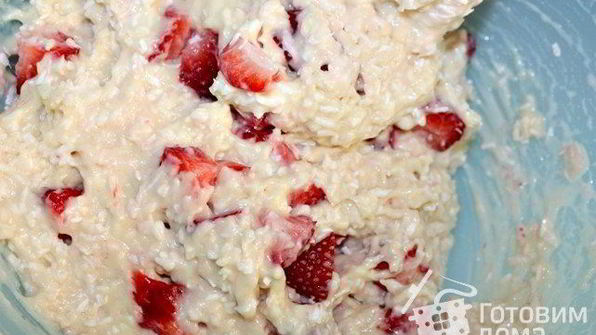 клубнично-кокосовые маффины