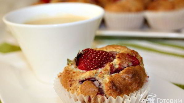 клубнично-кокосовые маффины