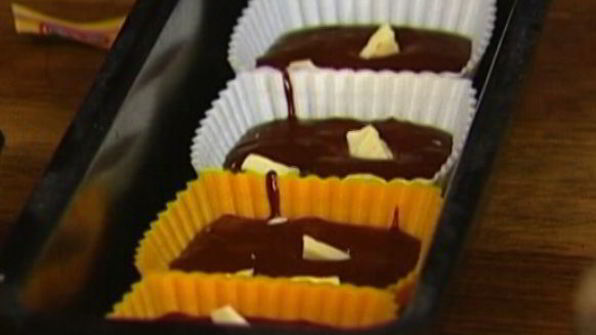 кофейные маффины с черным и белым шоколадом