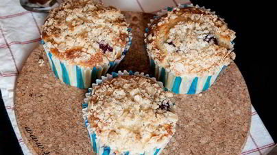 Маффины на йогурте с черникой и овсяными хлопьями