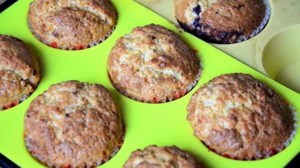 маффины на кефире с джемом в формочках