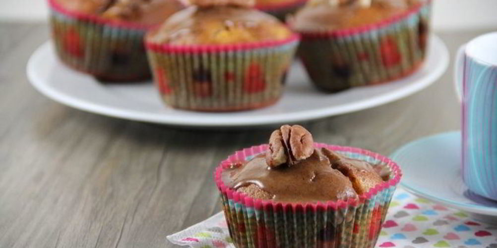 Рецепт маффины с абрикосами, орехами пекан и коричной помадкой