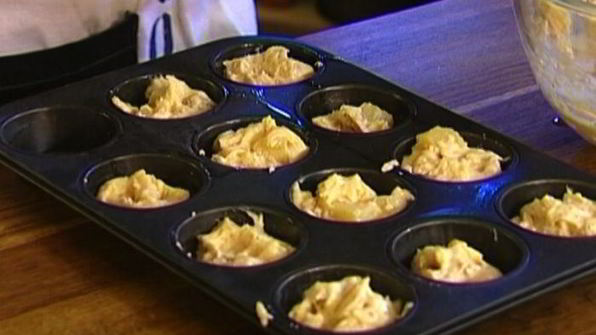 маффины с ананасами и грецкими орехами