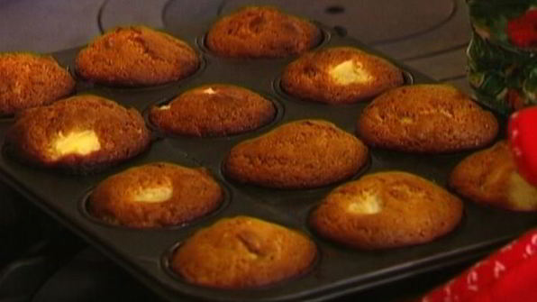 маффины с ананасами и грецкими орехами