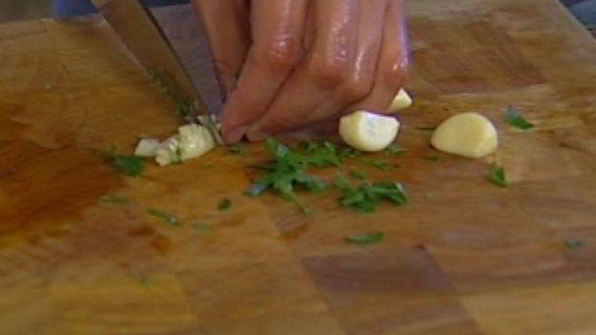 маффины с чесноком и вялеными помидорами