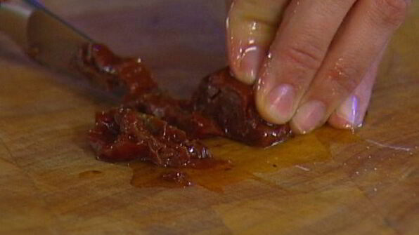 маффины с чесноком и вялеными помидорами