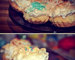 Маффины с глазурью из белкового крема