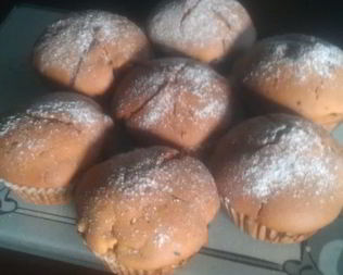 Маффины с персиком и клюквой