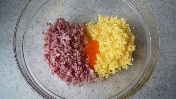 маффины с сыром и ветчиной из дрожжевого теста