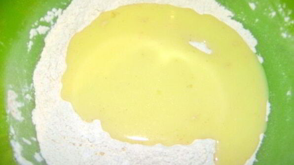 медовые маффины с бананом, корицей и маком