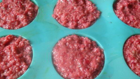 мясные маффины с пшеничкой и свеклой