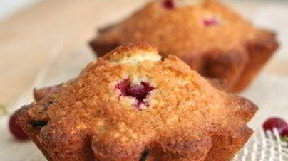 Постные овсяные маффины с красной смородиной